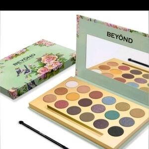 Peony Beyond Shimmer & Matte Eyeshadow Palette